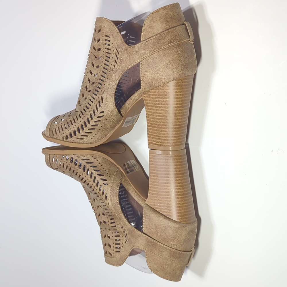 Altar'd State Women's Tan Peep-Toe Block Heel Sandals Size 10 - Picture 6 of 13